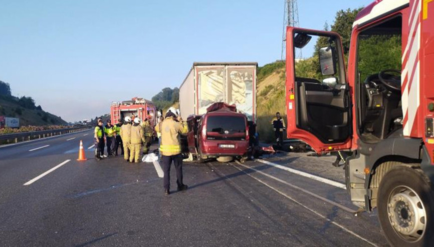 Çekmeköyde feci kaza: 1i bebek 3 kişi hayatını kaybetti