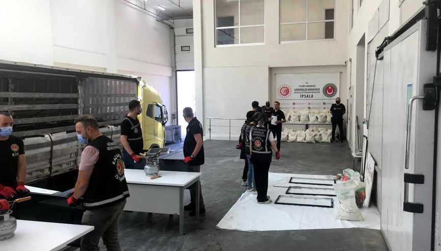 İpsala Sınır Kapısına gelen TIRda 1,5 ton uyuşturucu ele geçirildi
