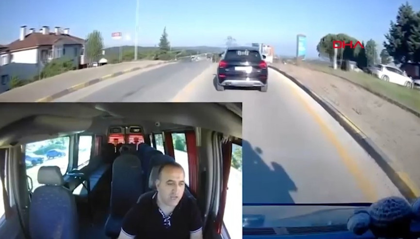 Savcı ile minübüs şoförünün trafikteki tartışması kamerada