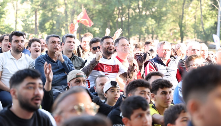 Kağıthane’de milli maç heyecanı