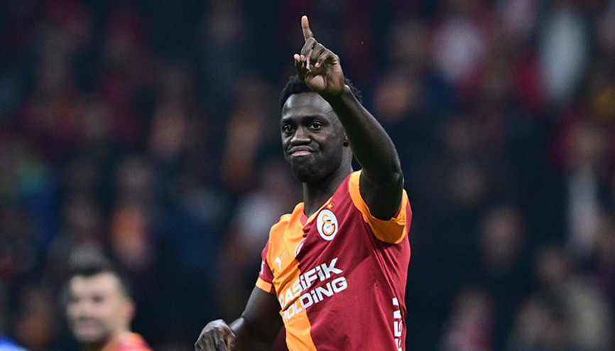 Galatasaraydan Davinson Sanchez kararı