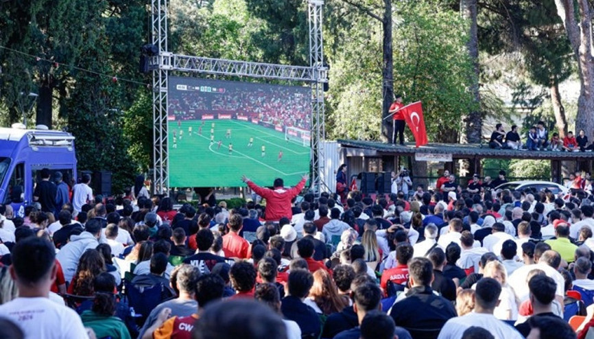 Ege’de Dünya Kupası heyecanı sokaklara taştı