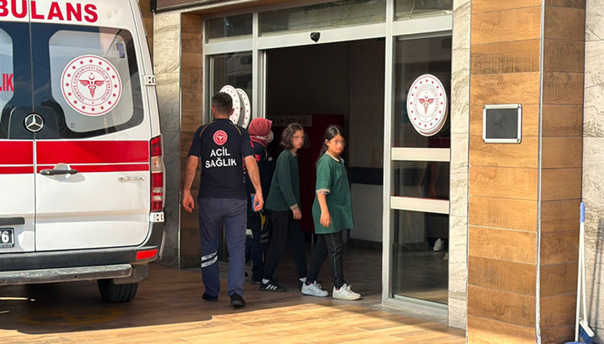 Trabzon’da yürekleri ağza getiren olay 12 öğrenci zehirlenme şüphesiyle hastaneye kaldırıldı