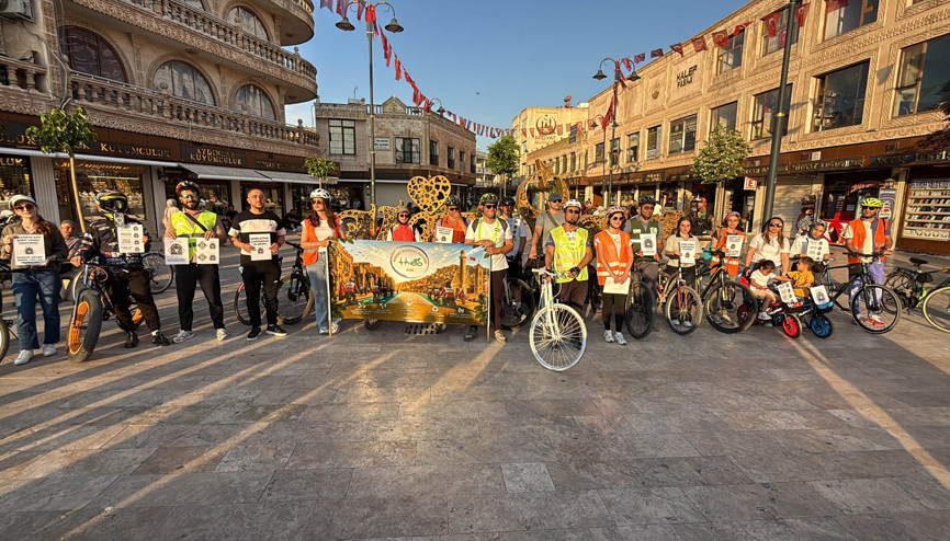 Midyat’ta bisikletlilerden etkinlik