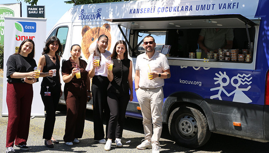Özen Grup, KAÇUV Umut Kafe’yi Onur Market Genel Müdürlük Binasında ağırladı Özen Grup, KAÇUV Umut Kafe’yi Onur Market Genel Müdürlük Binasında ağırladı