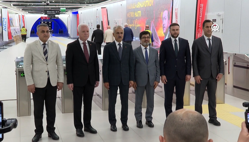 Ulaştırma ve Altyapı Bakanı Uraloğlu, Arnavutköy-Halkalı Metro Hattına ilişkin konuştu