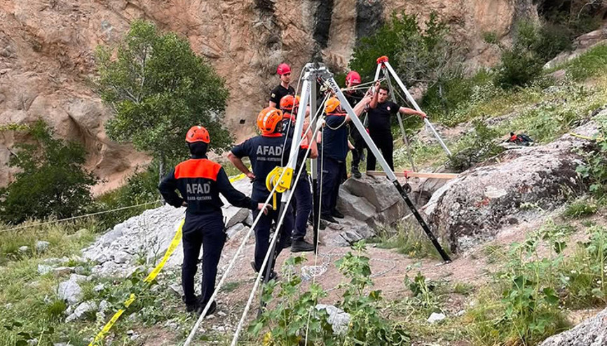 Kaçak kazı yapan 2 kişinin cansız bedeni kazdıkları kuyuda bulundu