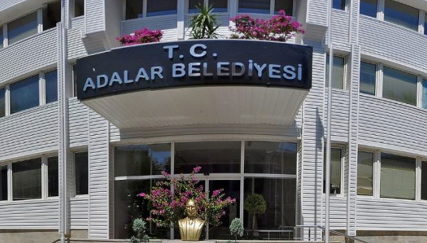 Son dakika... Adalar Belediyesine yolsuzluk operasyonu: Başkan Akpolat dahil 41 gözaltı Son dakika... Adalar Belediyesine yolsuzluk operasyonu: Başkan Akpolat dahil 41 gözaltı