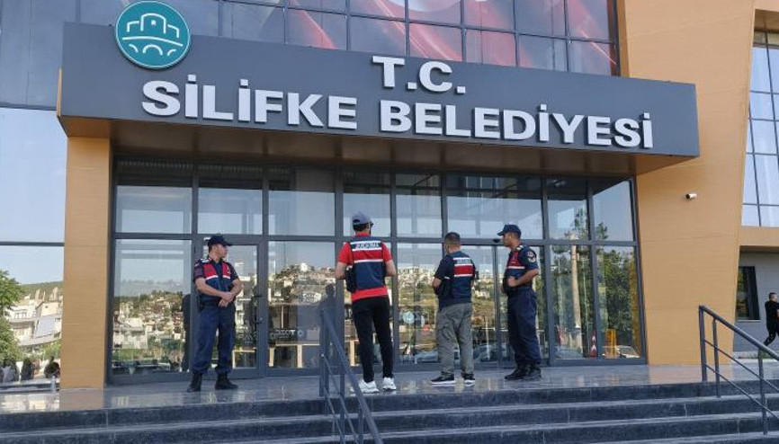 Son dakika... Silifke Belediyesine operasyon: Başkan Mustafa Turgut dahil çok sayıda gözaltı