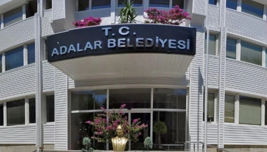 Adalar Belediyesine yolsuzluk operasyonu: Başkan Akpolat dahil 41 gözaltı Adalar Belediyesine yolsuzluk operasyonu: Başkan Akpolat dahil 41 gözaltı