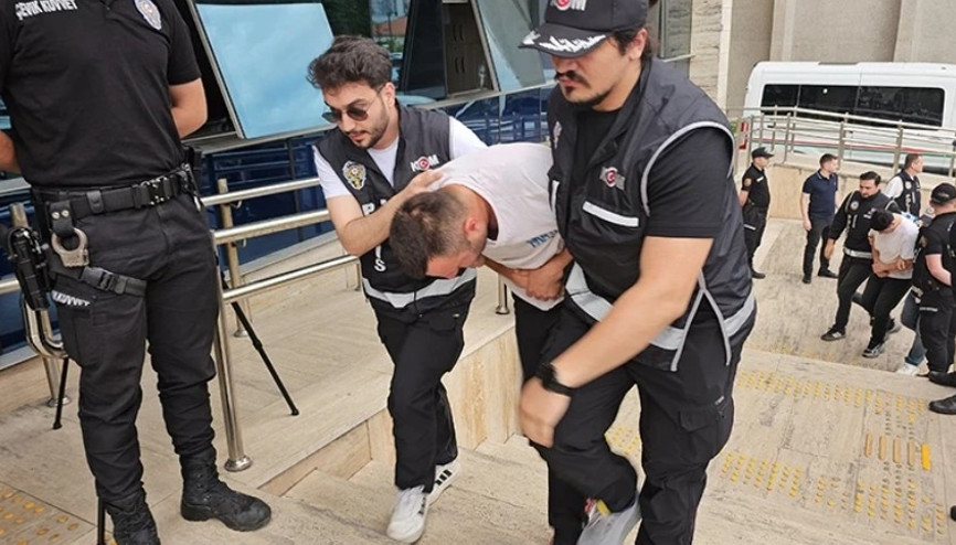 Rüşvet şüphelisi doktor, kürtaj için 10 bin ile 100 bin lira arasında değişen miktarlarda para istemiş