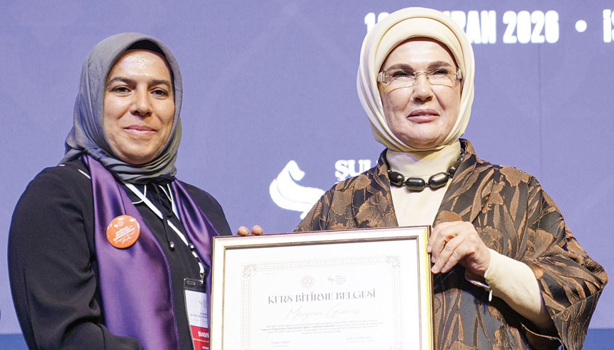Emine Erdoğan: 32 atölyede kadınlarımız meslek ediniyor