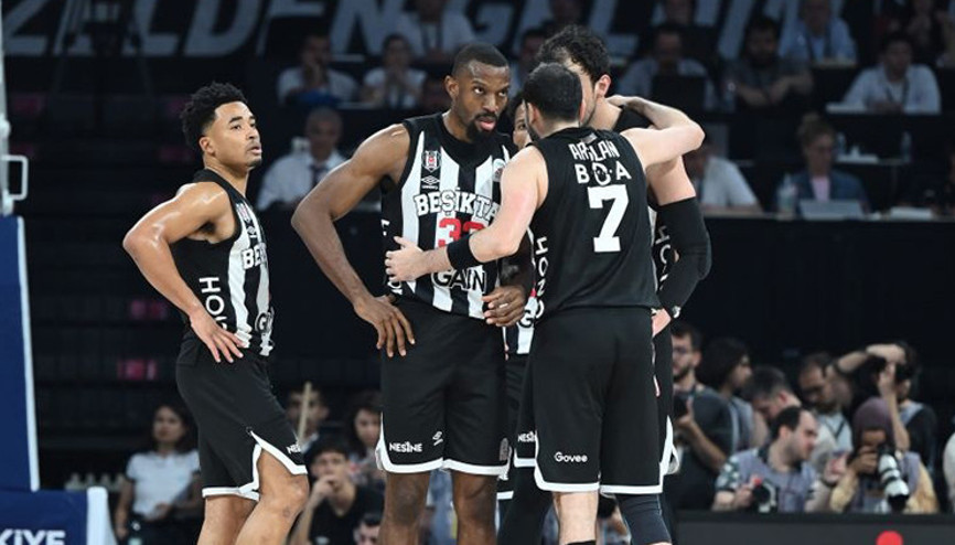 Beşiktaş Yöneticisi Özkan Arseven: Bizim başımız dik