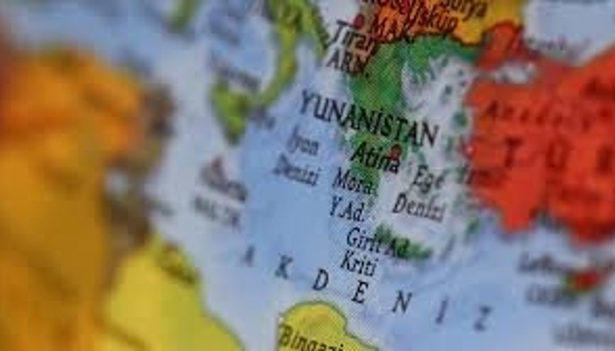 Yunanistanın Eğriboz Adasındaki orman yangını nedeniyle 2 yerleşim yeri boşaltıldı