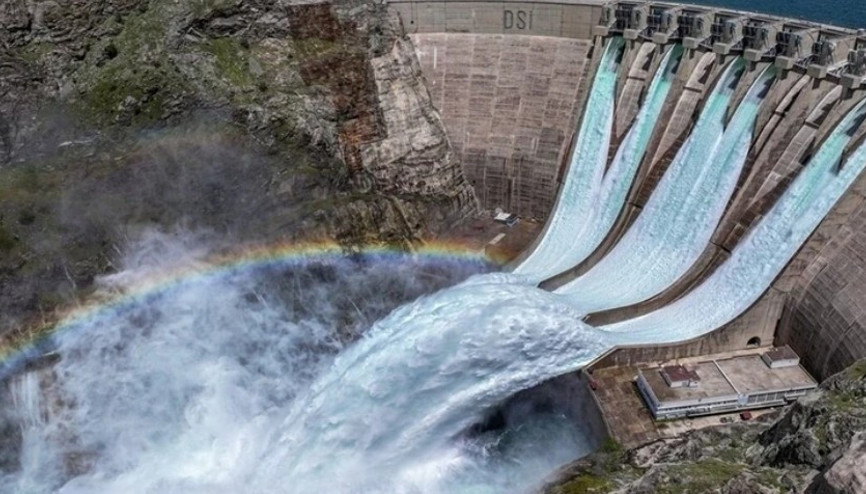 Barajlar coştu, elektrikte tarihi rekor geldi Barajlar coştu, elektrikte tarihi rekor geldi