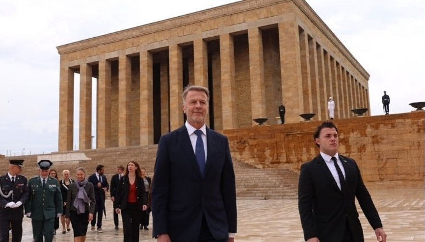 AB Büyükelçisi Orav’dan Anıtkabir’e ziyaret