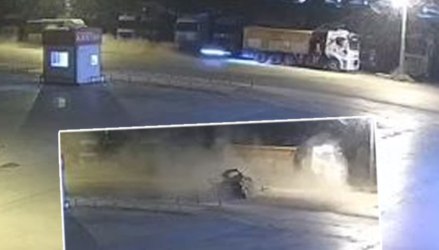 Ankarada feci kaza Otomobil kamyona çarptı: 4 kişi hayatını kaybetti