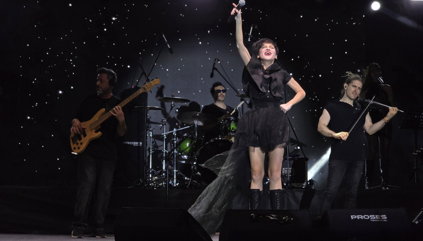 Samandağ Festivalinin ikinci gününde Aydilge sahne aldı