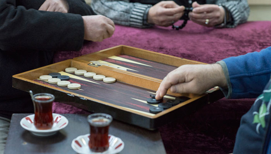 Yargıtay’dan tarihi karar Kahvehaneye giden eş ‘ağır kusurlu’ bulundu... Bu hüküm neleri değiştirecek
