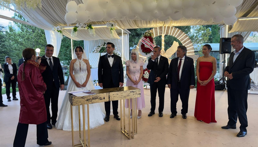 Renkli düğün