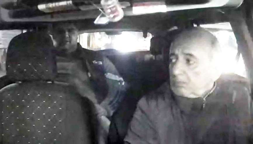 İzmirdeki taksici cinayeti davasında ilk duruşma Taksicinin eşi: Eşimin cesedini çöp gibi arabadan atmış İzmirdeki taksici cinayeti davasında ilk duruşma Taksicinin eşi: Eşimin cesedini çöp gibi arabadan atmış