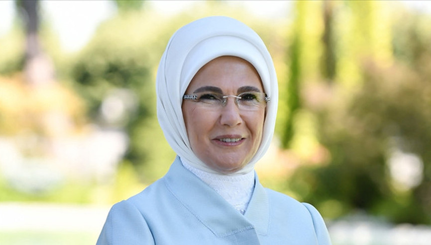 Emine Erdoğandan karne alan öğrencilere tebrik