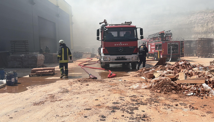 Kütahya’da çömlek üretim fabrikasında yangın