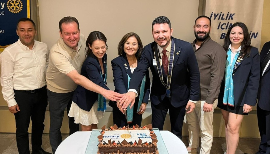 İzmir Rotary Kulübü’nde devir teslim