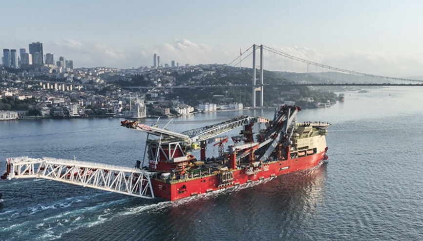 JSD6000 İstanbul Boğazından geçti