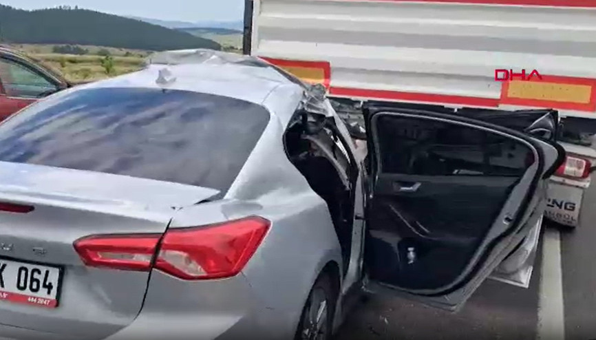Otomobil, TIRa arkadan çarptı: 1 ölü, 6sı çocuk 8 yaralı