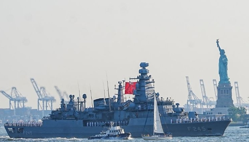 TCG Oruçreis, New York Limanına demirledi