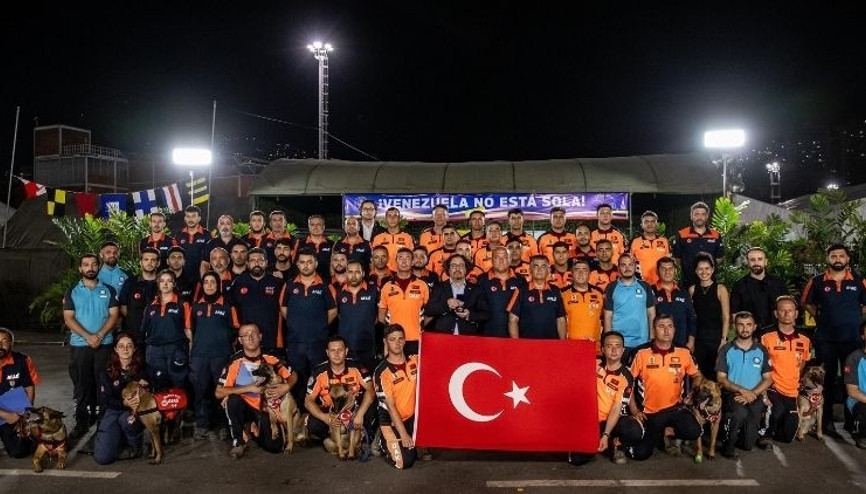 Rodriguez’den Türk arama kurtarma ekiplerine kahramanlık nişanı