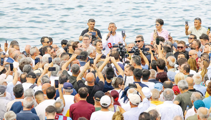 Özgür Özel: Yeniyi kuran yürüyüşteyiz