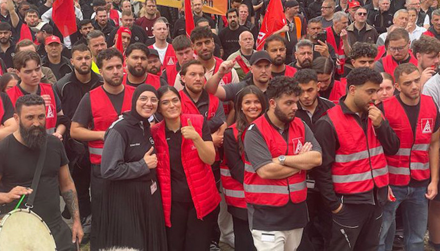Mercedes İşçilerinden Tasarruf Planlarına Tepki: “Bu Daha Başlangıç” Mercedes İşçilerinden Tasarruf Planlarına Tepki: “Bu Daha Başlangıç”