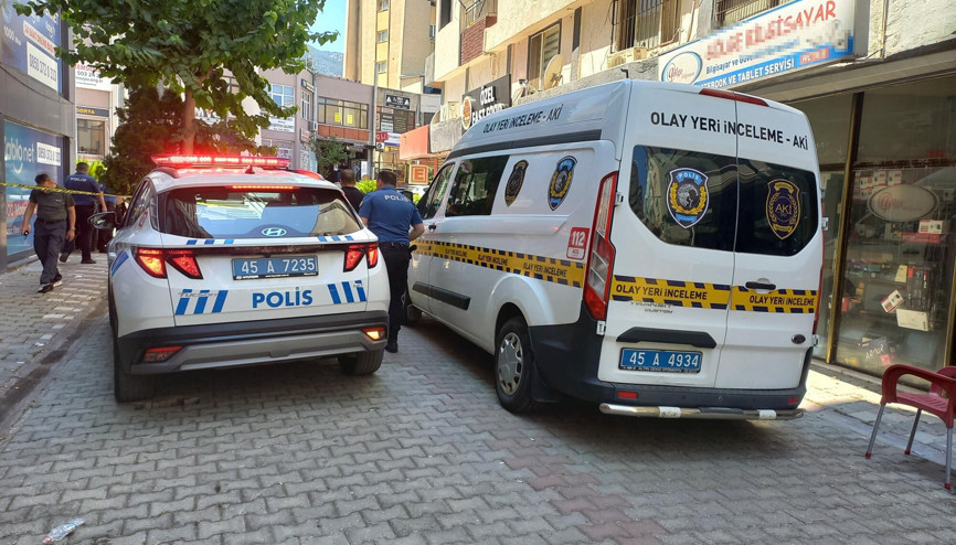Manisada balkondan düşen İlayda, ağır yaralandı