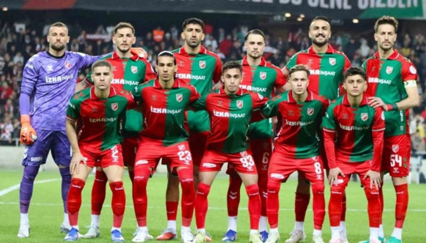 Karşıyaka kurtlar sofrasında