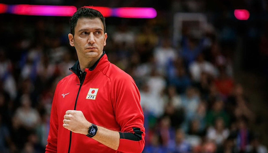 Ferhat Akbaş, Asyada yılın voleybol başantrenörü seçildi