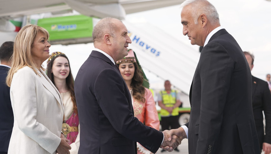 Liderlerin NATO Zirvesi kapsamında Ankaraya gelişleri sürüyor