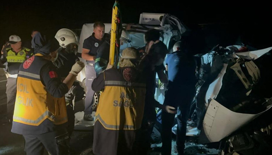 Tekirdağda feci kaza TIRdan ayrılan dorse zincirleme kazaya sebep oldu: 3 kişi hayatını kaybetti