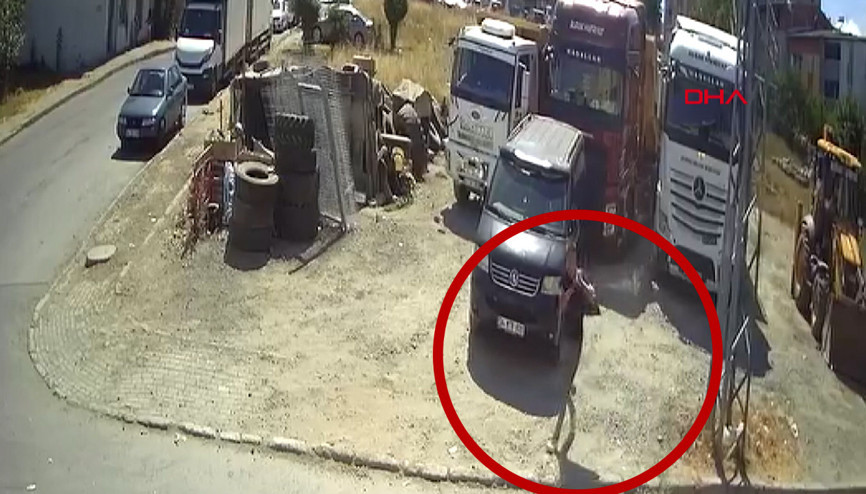 Avcılarda park halindeki kamyonlardan hırsızlık kamerada
