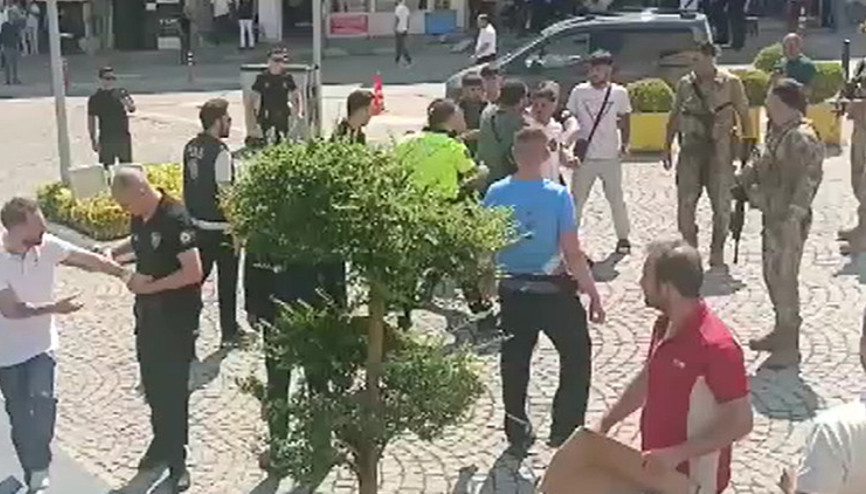 Bursa Adliyesi yakınında kavga: Yaralılar var 5 kişi gözaltına alındı