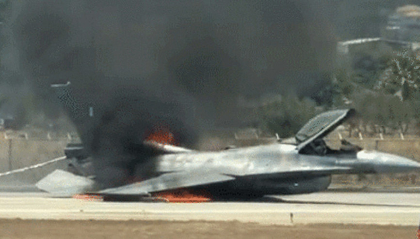 Yunan F-16sı zorunlu iniş yaptı