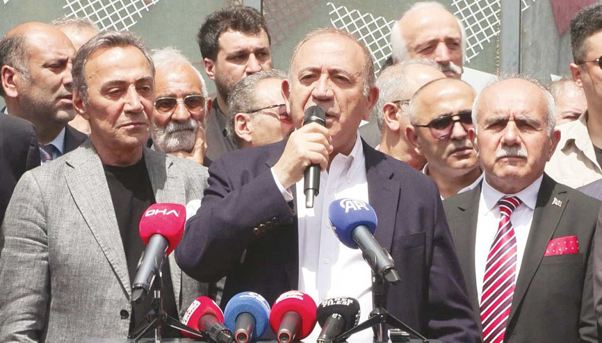 İstanbul’da Gürsel Tekin göreve devam