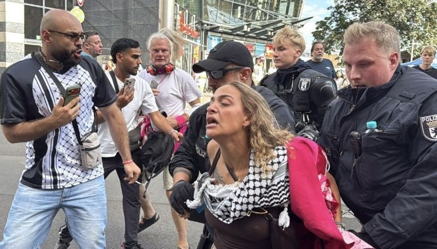Almanyada İsrail’e mühimmat üreten Rheinmetall protesto edildi… Çok sayıda kişi gözaltında