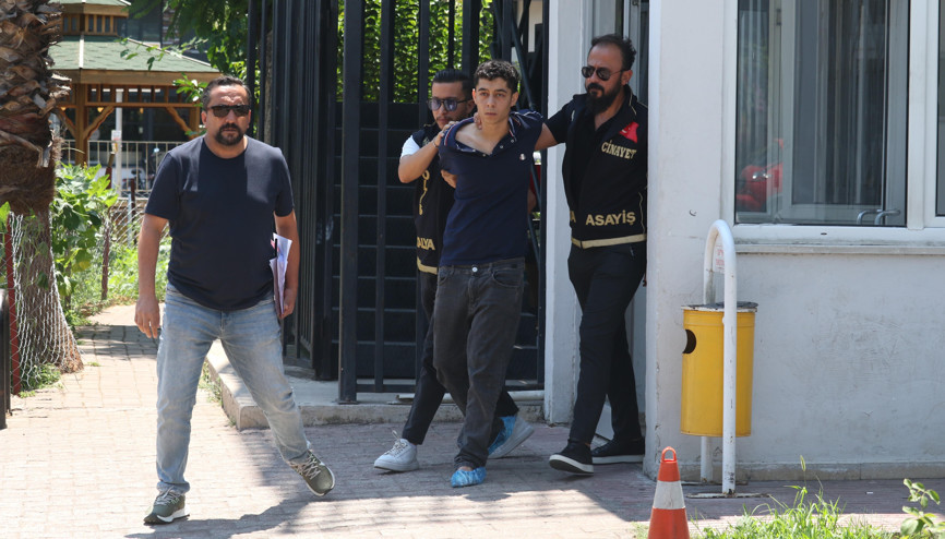 İçlerine şeytan girdi deyip, iki ablasını boğmaya kalkıştı