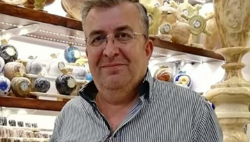 Dere yatağına devrilen traktörün sürücüsü öldü