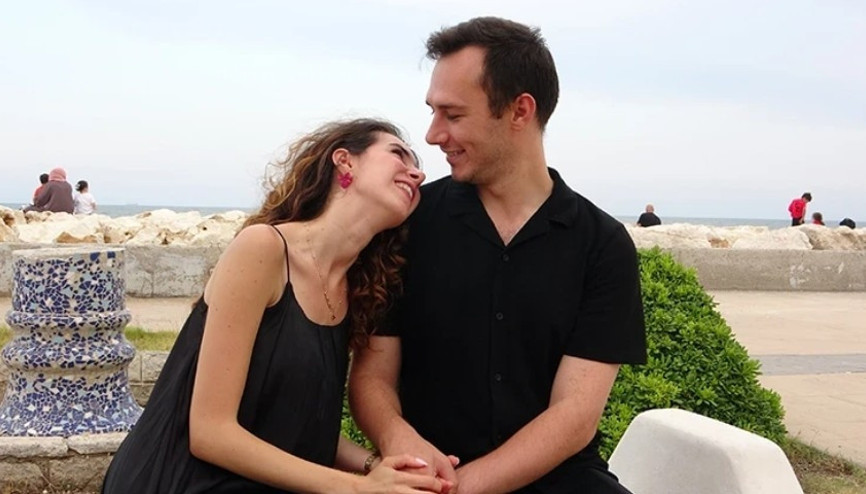 Beyin felcini aşarak fizyoterapist olan kadın tedavi ettiği hastasıyla evlendi