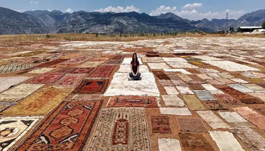 Antalya güneşinde yenilenen eski halılar yurt dışında 5 bin dolara alıcı buluyor