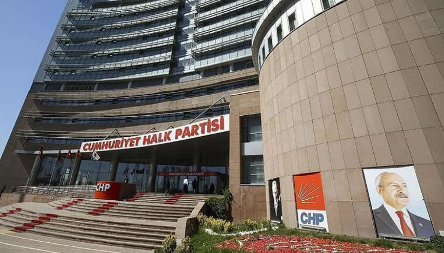 CHP’de 4 ilçe başkanı görevden alındı
