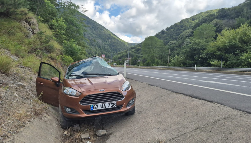 TIR ile çarpışan otomobildeki çift öldü